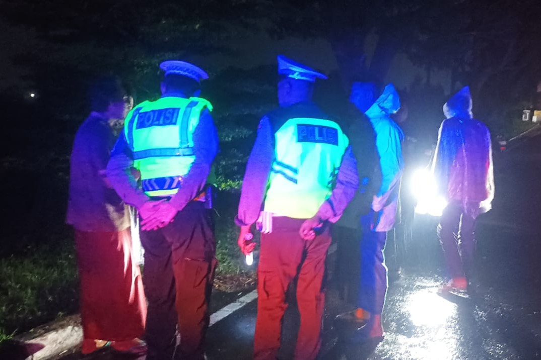 Tergeletak di Bypass BIL 1, Korban Laka Tunggal Dievakuasi Polres Lobar