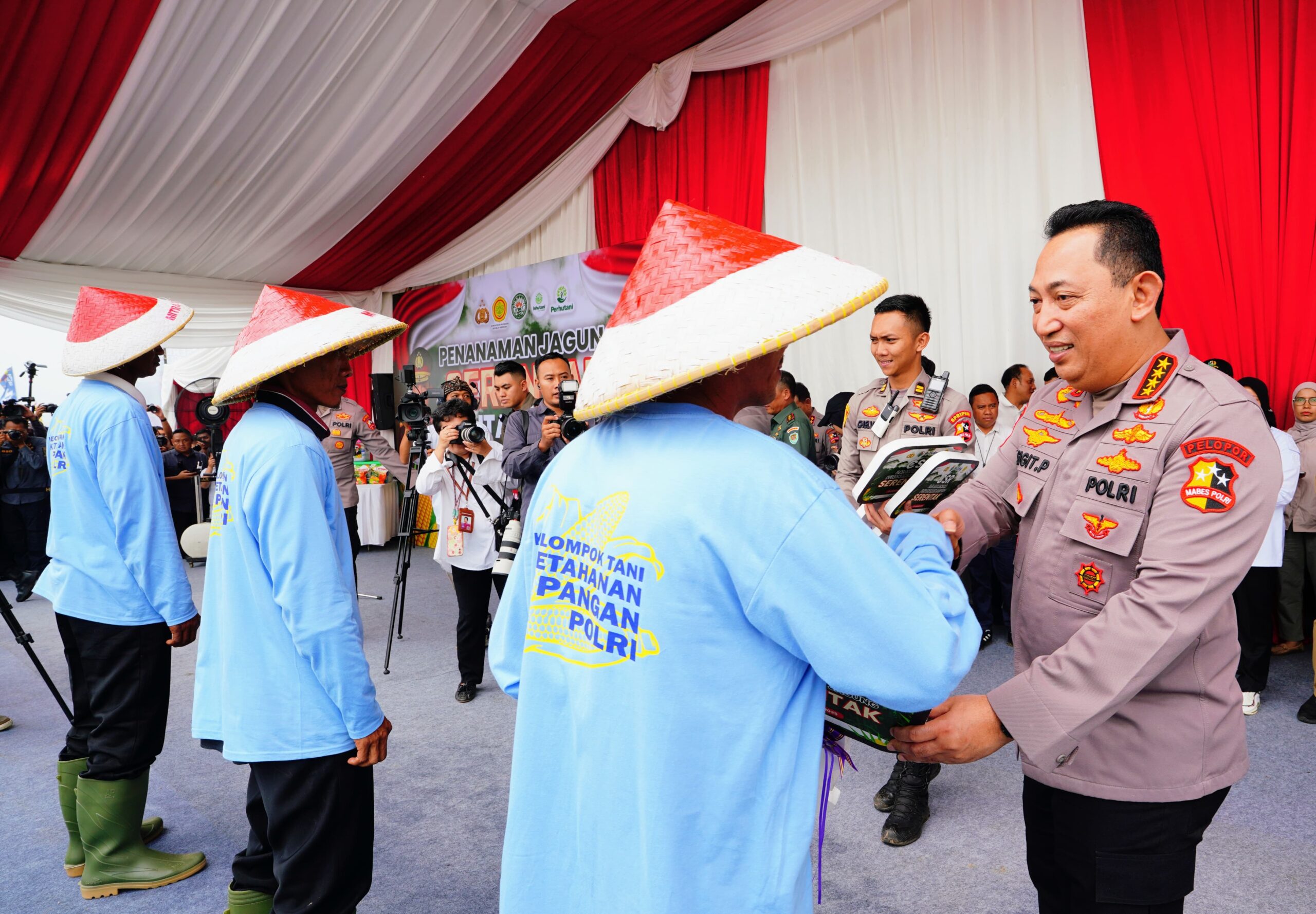 Kapolri dan kementan tanam 1 juta hektare jagung serentak se-indonesia