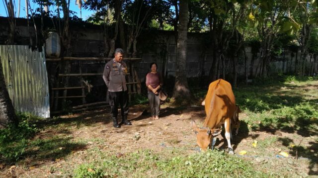 Bhabinkamtibmas Aktif Edukasi Pertanian di Desa Senggigi