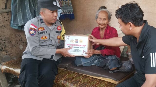 Polsek Sekotong Salurkan Bantuan Nutrisi di Dusun Sayong