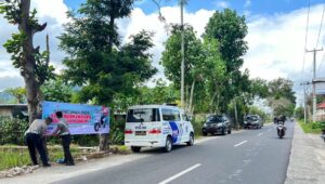 Polres Lombok Barat Gencarkan Imbauan di Gerung: Helm Wajib, Anak Jangan Berkendara!