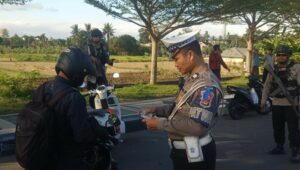 Satlantas Lombok Barat Gelar Operasi Patuh, Fokus Disiplin Pengendara Roda Dua