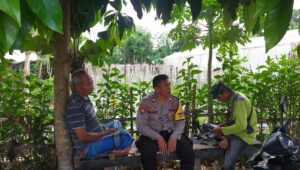 Bhabinkamtibmas Kuripan Ajak Petani Jagaraga Optimalkan Lahan Pekarangan