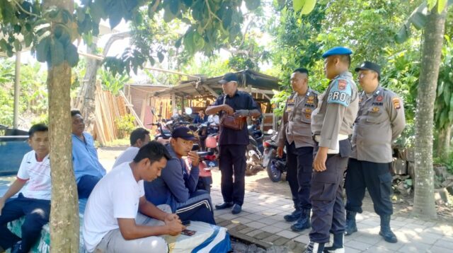WhatsApp Image 2025-10-30 at 17.12.50 (1) Polisi dan Warga Lembar Kompak Wujudkan Lingkungan Aman