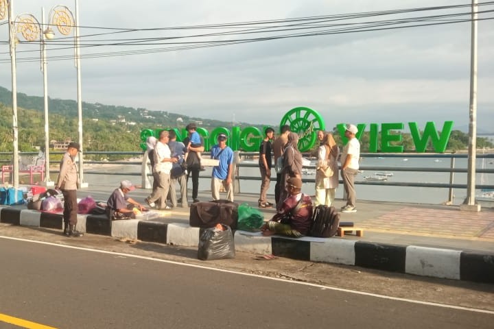 WhatsApp Image 2025-10-31 at 20.02.23 Langkah Cepat Polsek Batulayar Pastikan Keamanan Wisata Senggigi