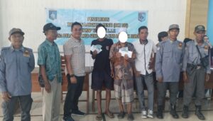 Jamin Distribusi Aman, Bhabinkamtibmas Hadir di Penyaluran BLT DD Pelangan